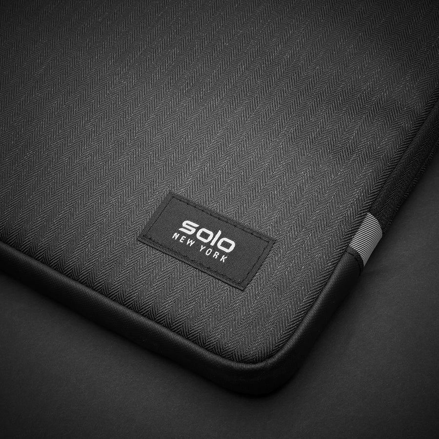 Gamma 15.6" Sleeve - Image 3