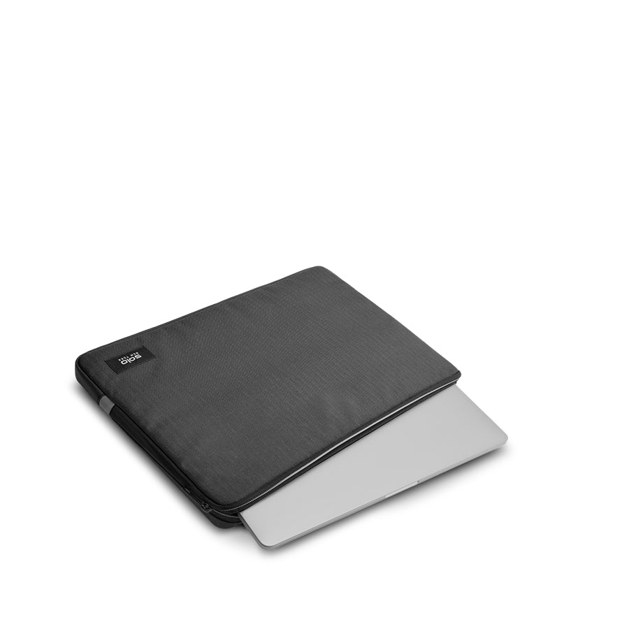 Gamma 15.6" Sleeve - Image 9
